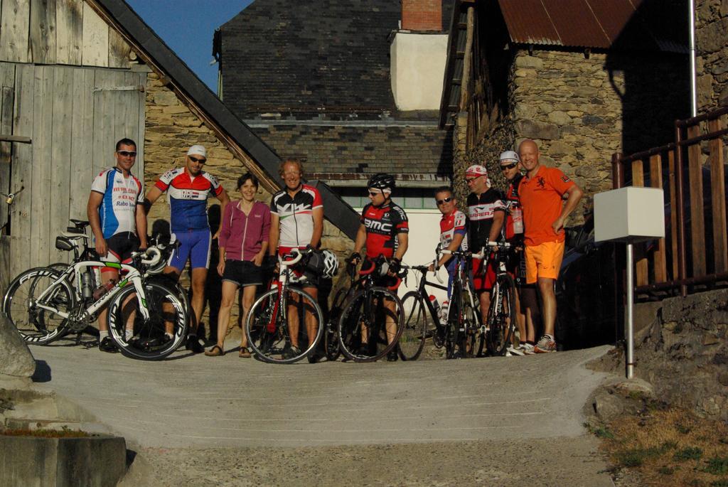 Gite Auberge La Soulan - Gite De Montagne Cathervielle Buitenkant foto