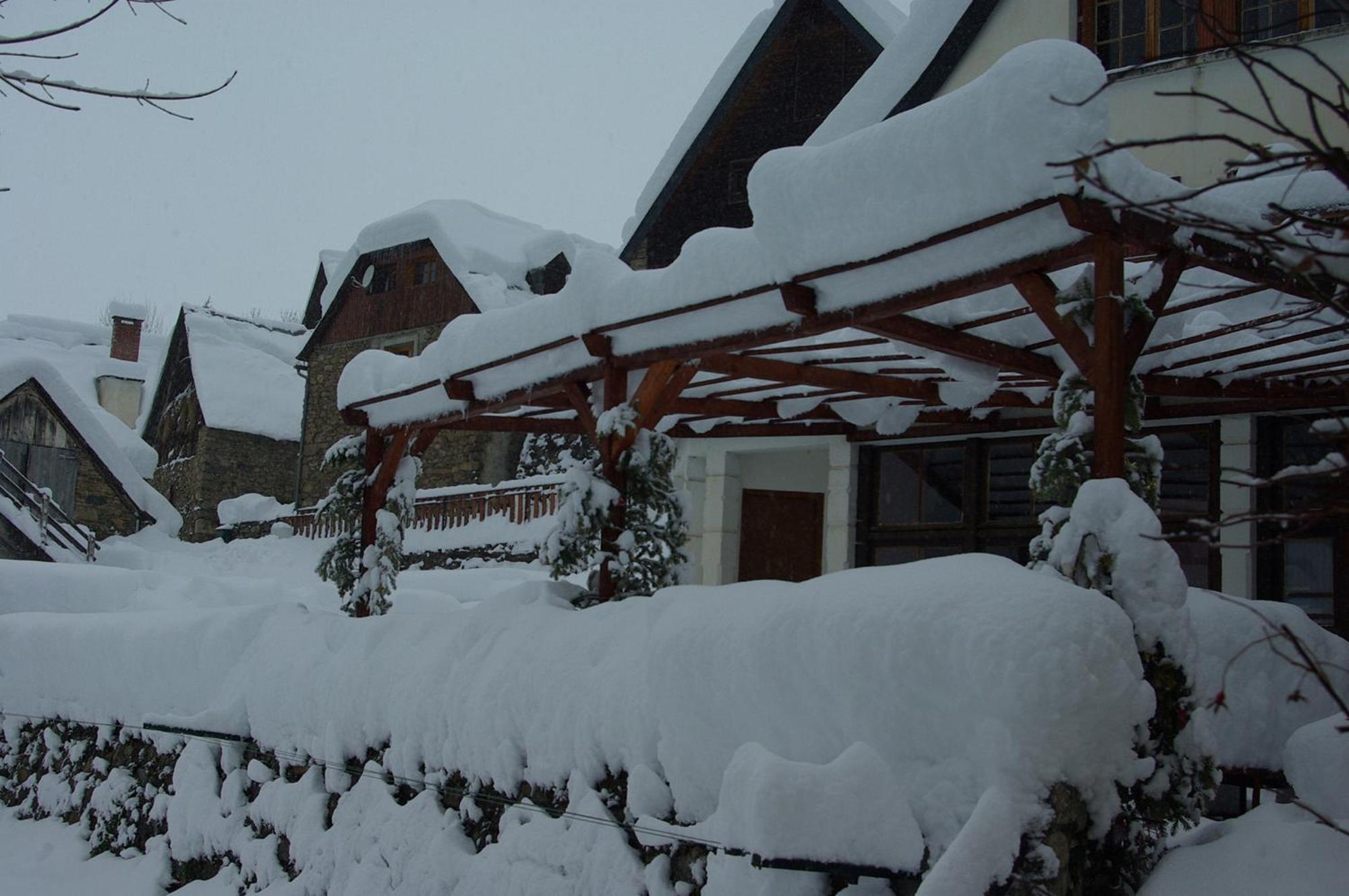 Gite Auberge La Soulan - Gite De Montagne Cathervielle Buitenkant foto